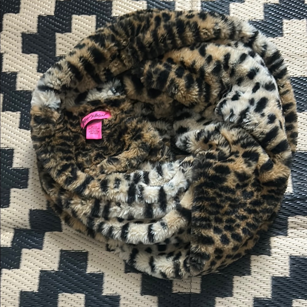 EUC Leopard Print Infinity Scarf